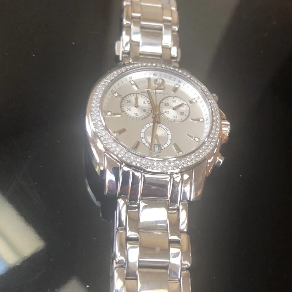 MICHAEL KORS WATCH- needs battery- small wrist